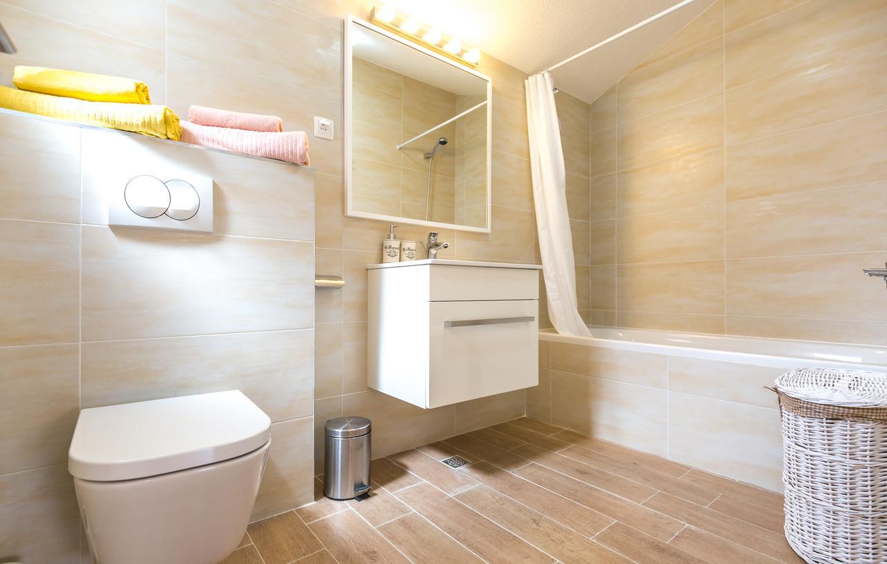 Rustical 2 Apartment Baška Voda Екстериор снимка